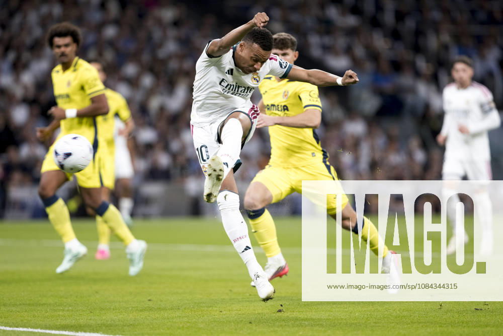 LA LIGA EA Sports - Real Madrid vs Villarreal MADRID, SPAIN - October 10:Kylian Mbappe of Real Madrid in action during the La Liga 2026 27 match between Real Madrid and Villarreal at Santiago Bernabeu Stadium. (Photo by Guille Martinez f22photo) Madrid Santiago Bernabeu Stadium Spain