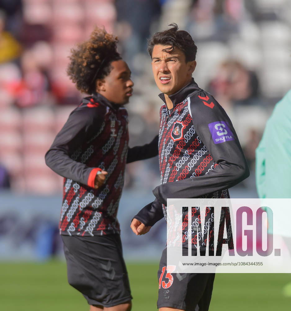 Sunderland v Brighton, Premier League, Football, Stadium Of Light, Sunderland UK - 10 Oct 2026 Luke O Nien of Sunderland Association Football Club warming up pre match Sunderland Stadium Of Light Tyne and Wear UK, UK NEWSPAPERS OUT