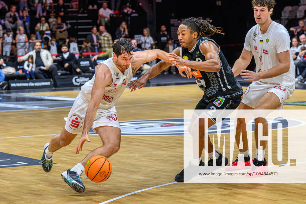Basketball - Saison 2026 2027 - 2. Bundesliga Pro-A - 4. Spieltag: Nürnberg Falcons Basketball Club NBC - Kreisbau Kirchheim Knights - AlSch - - Tim Köpple Koepple (5, Nürnberg Falcons BC NBC ) Corey Jr Hines (2, Kreisbau Kirchheim Knights )
