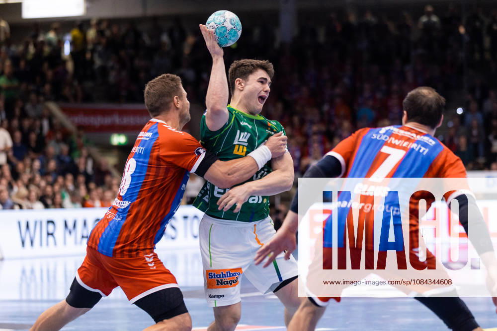 Elias NEWEL (FRISCH AUF! Goeppingen, 40) im Zweikampf gegen Fabian WIEDERSTEIN (SG BBM Bietigheim, 18) GER, FRISCH AUF! Goeppingen vs. SG BBM Bietigheim, Handball, Bundesliga, OPEL HBL, 8. Spieltag, Spielzeit 2026 2027, 10.10.2026, GER, FRISCH AUF! Goeppingen vs. SG BBM Bietigheim, Handball, Bundesliga, OPEL HBL, 8. Spieltag, Spielzeit 2026 2027, 10.10.2026, Goeppingen