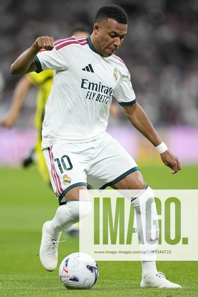 Kylian Mbappe of Real Madrid CF controls the ball during the Spanish League, LaLiga EA Sports, football match between Real Madrid and Villarreal CF at Bernabeu stadium on October 10, 2026, in Madrid, Spain. Real Madrid V Villarreal CF - LaLiga EA Sports - ZUMAa181 20261010_zaa_a181_139