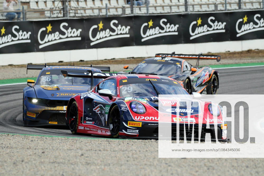 DTM - Finale Hockenheimring 09. - 11. Oktober 2026 DTM - Finale Hockenheimring 09. - 11. Oktober Rennen Samstag Im Bild: Bastian Buus (DNK) vor Arjun Maini (IND) und Ben Doerr (DEU)