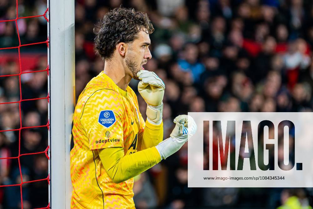 ROTTERDAM - AZ Alkmaar goalkeeper Jari De Busser gestures during the Eredivisie match between Feyenoord and AZ Alkmaar at Stadion Feijenoord on October 10, 2026, in Rotterdam, the Netherlands. KEVIN SENDERS ANP Eredivisie 2026 27 ANPxSportx xMarcelxterxBalsxIVx 572060586 originalFilename: 572060586