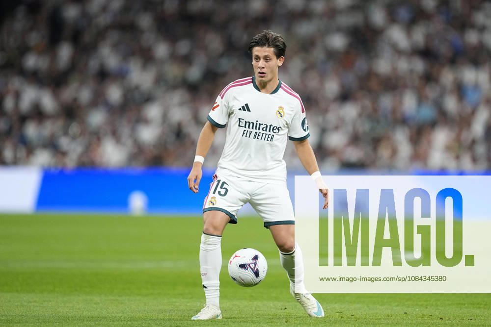 Arda Guler of Real Madrid CF in action during the Spanish League, LaLiga EA Sports, football match between Real Madrid and Villarreal CF at Bernabeu stadium on October 10, 2026, in Madrid, Spain. Madrid Spain - ZUMAa181 20261010_zaa_a181_135