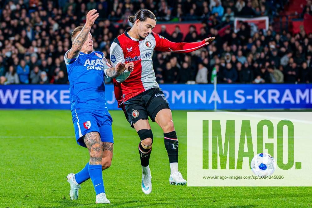 ROTTERDAM - Anis Hadj Moussa of Feyenoord battles for possession with Jordy Clasie of AZ Alkmaar during the Eredivisie match between Feyenoord and AZ Alkmaar at Stadion Feijenoord on 10 October 2026 in Rotterdam, the Netherlands. KEVIN SENDERS ANP Eredivisie 2026 27 ANPxSportx xMarcelxterxBalsxIVx 572060654 originalFilename: 572060654