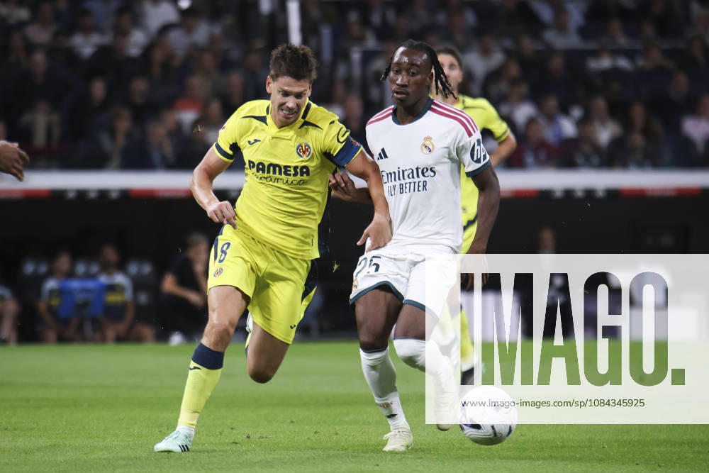 Real Madrid v Villarreal - La Liga EA Sports 2026 27 October 10, 2026, Estadio Santiago Bernabeu, Madrid, Spain: Yan Diomande of Real Madrid fights for the ball against Juan Foyth during La Liga EA Sports match between Real Madrid and Villarreal at Estadio Santiago Bernabeu on October 10, 2026 in Madrid, Spain. Madrid Estadio Santiago Bernabeu Madrid Spain