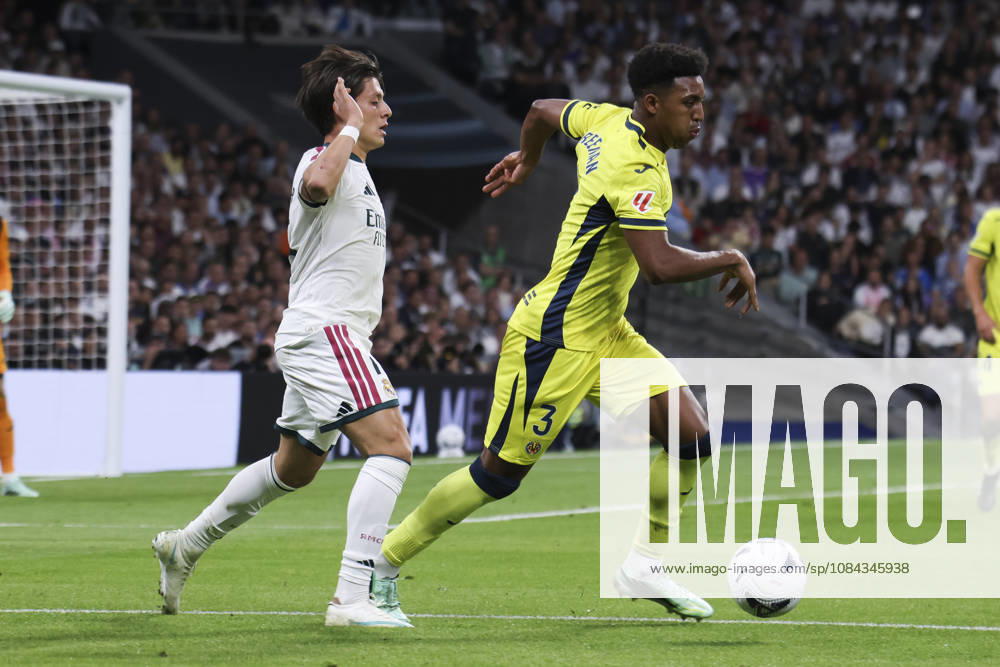 Real Madrid v Villarreal - La Liga EA Sports 2026 27 October 10, 2026, Estadio Santiago Bernabeu, Madrid, Spain: Arda Guler of Real Madrid and Alex Freeman fights for the ball during La Liga EA Sports match between Real Madrid and Villarreal at Estadio Santiago Bernabeu on October 10, 2026 in Madrid, Spain. Madrid Estadio Santiago Bernabeu Madrid Spain