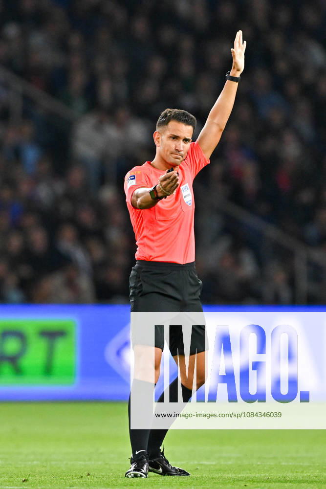 Paris Saint-Germain v Le Mans FC - Ligue 1 McDonald s 2026 2027 Mathieu VERNICE Referee during Ligue 1 McDonald s match between Paris and Le Mans at Parc des Princes on October 10, 2026 in Paris, France. Paris France
