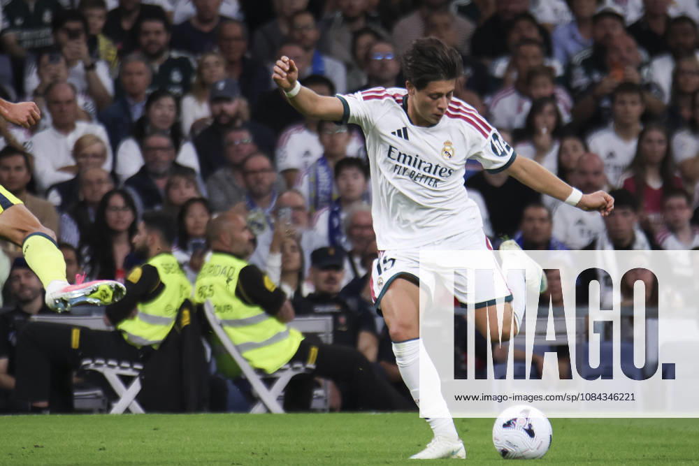 Real Madrid v Villarreal - La Liga EA Sports 2026 27 October 10, 2026, Estadio Santiago Bernabeu, Madrid, Spain: Arda Guler of Real Madrid passes the ball during La Liga EA Sports match between Real Madrid and Villarreal at Estadio Santiago Bernabeu on October 10, 2026 in Madrid, Spain. Madrid Estadio Santiago Bernabeu Madrid Spain