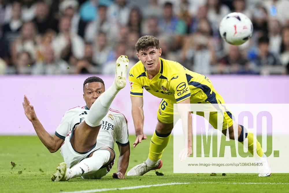 Kylian Mbappe of Real Madrid CF and Pau Navarro of Villarreal CF in action during the Spanish League, LaLiga EA Sports, football match between Real Madrid and Villarreal CF at Bernabeu stadium on October 10, 2026, in Madrid, Spain. Real Madrid V Villarreal CF - LaLiga EA Sports - ZUMAa181 20261010_zaa_a181_147