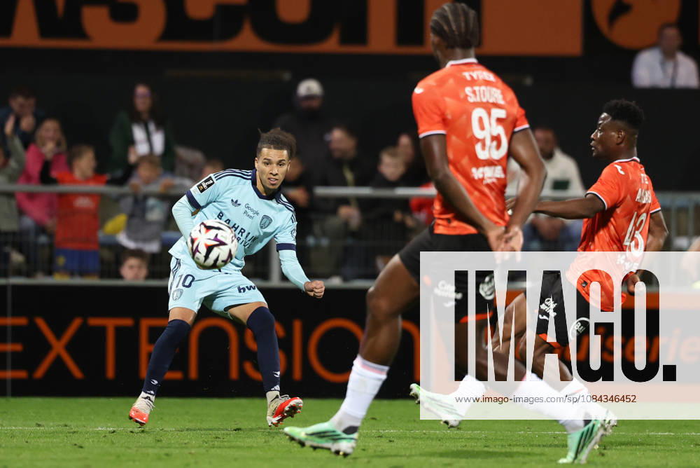 FC Lorient v Paris FC - Ligue 1 McDonald s 2026 2027 Ilan KEBBAL of Paris FC and Arsene KOUASSI of Lorient during Ligue 1 McDonald s match between Lorient and Paris at Stade Yves Allainmat on October 10, 2026 in Lorient, France. Lorient France