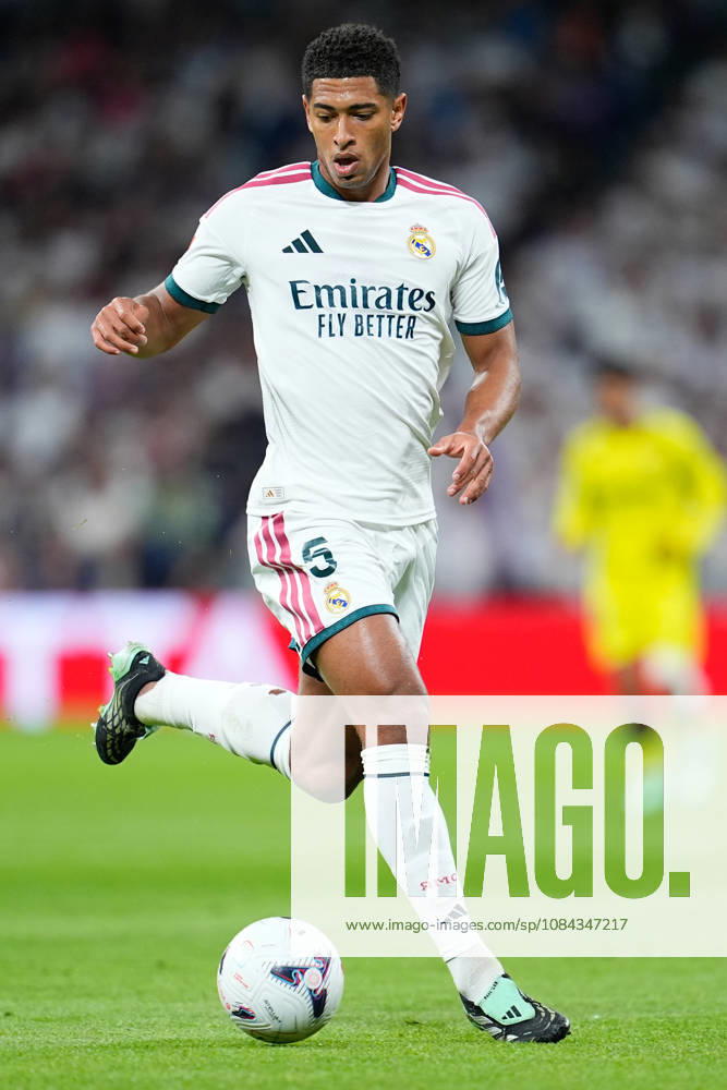 Jude Bellingham of Real Madrid CF runs with the ball during the Spanish League, LaLiga EA Sports, football match between Real Madrid and Villarreal CF at Bernabeu stadium on October 10, 2026, in Madrid, Spain. Real Madrid V Villarreal CF - LaLiga EA Sports - ZUMAa181 20261010_zaa_a181_154