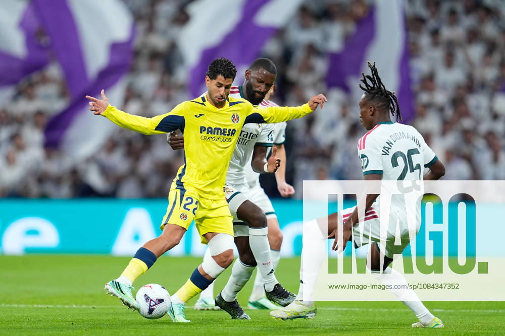 Ayoze Perez of Villarreal CF and Antonio Rudiger of Real Madrid CF compete for the ball during the Spanish League, LaLiga EA Sports, football match between Real Madrid and Villarreal CF at Bernabeu stadium on October 10, 2026, in Madrid, Spain. Madrid Spain - ZUMAa181 20261010_zaa_a181_158