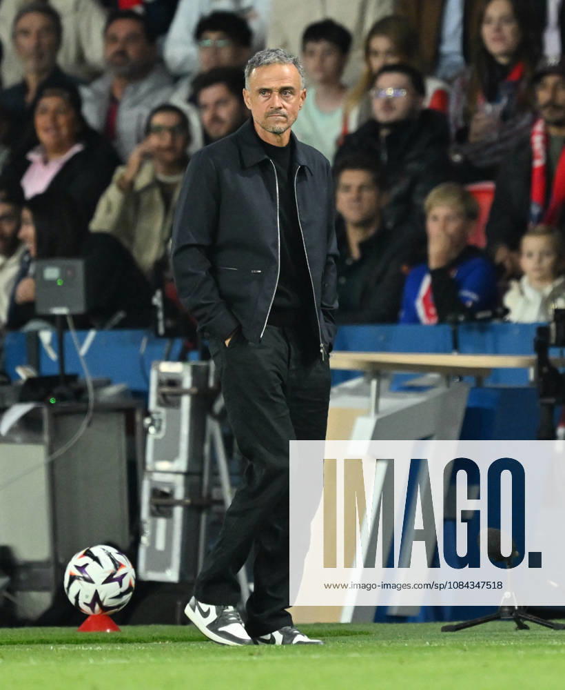 PSG v Le Mans FC - French Ligue 1 PARIS, FRANCE - OCTOBER 10: Luis Enrique, head coach of Paris Saint - Germain, reacts during the French Ligue 1 (L1) soccer match between Paris Saint-Germain (PSG) and Le Mans FC at Parc des Princes stadium in Paris, France on October 10, 2026. Mustafa Yalcin Anadolu Paris France. Editorial use only. Please get in touch for any other usage.