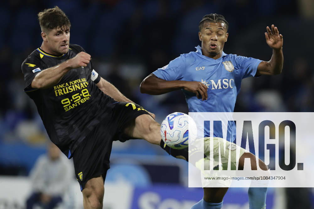 Serie a football match SSC Napoli vs Frosinone Frosinone s Italian defender Gabriele Bracaglia challenges for the ball with Napoli s Brazilian forward David Neres during the Serie A football match between SSC Napoli vs Frosinone at the Diego Armando Maradona Stadium in Naples, southern Italy, on October 10, 2026. _BPH8836