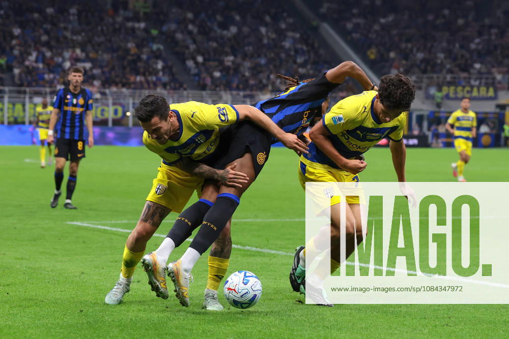 FC Internazionale v Parma Calcio 1913 - Serie A - Season 2026-2027 Milan, Italy, 10th October 2026. Djed Spence of FC Internazionale clashes with Emanuele Valeri and Simone Lontani of Parma Calcio during the FC Internazionale vs Parma Calcio 1913 Serie A match at Giuseppe Meazza, Milan. Picture credit should read: Jonathan Moscrop Milan Stadio Giuseppe Meazza Italy