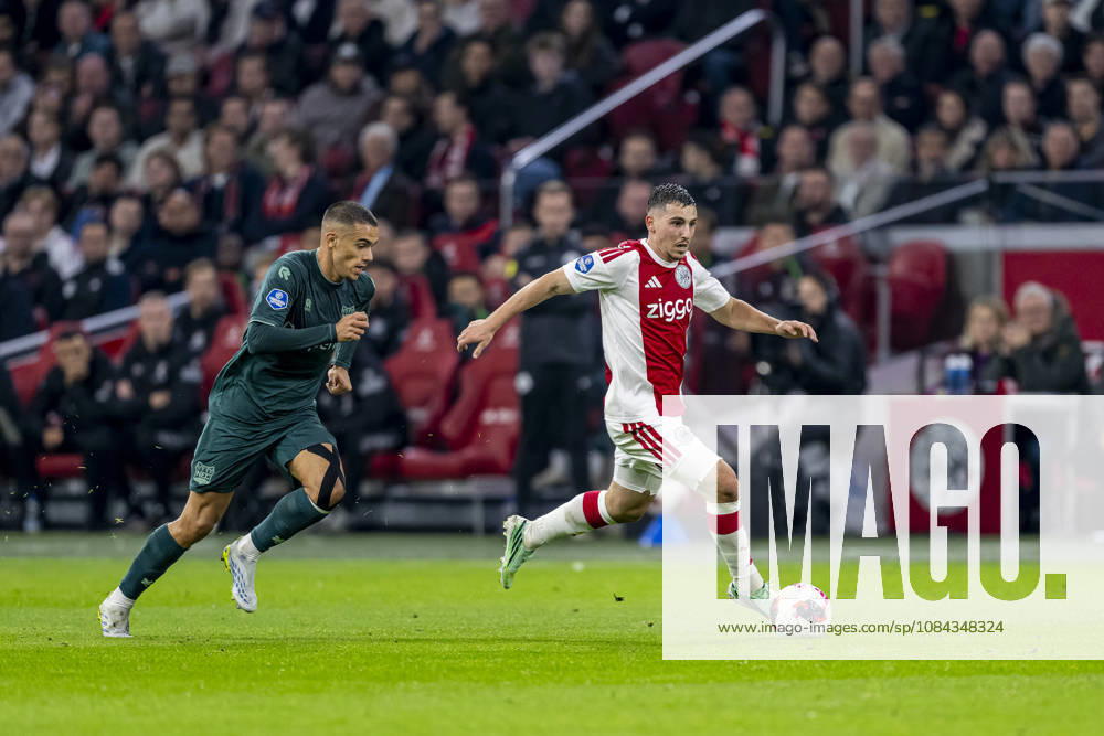 AMSTERDAM - (l-r) N.E.C. Nijmegen defender Gabriel Bras and AFC Ajax Amsterdam midfielder Oscar Gloukh during the Vriendenloterij Eredivisie match between Ajax and N.E.C. in Johan Cruijff ArenA on 10 oktober 2026 in Amsterdam , Nederland. (Photo by DeFodi Images) -