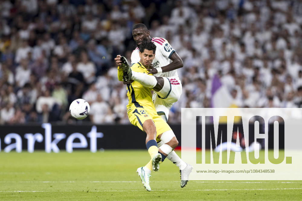 LA LIGA EA Sports - Real Madrid vs Villarreal MADRID, SPAIN - October 10:Antonio Rudiger of Real Madrid and Ayoze Perez of Villarreal fight for the ball during the La Liga 2026 27 match between Real Madrid and Villarreal at Santiago Bernabeu Stadium. (Photo by Guille Martinez f22photo) Madrid Santiago Bernabeu Stadium Spain