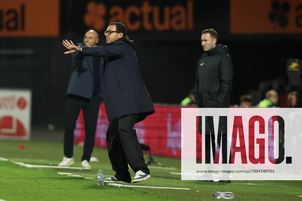 FC Lorient v Paris FC - Ligue 1 McDonald s 2026 2027 Liam ROSENIOR coach of Paris FC during Ligue 1 McDonald s match between Lorient and Paris at Stade Yves Allainmat on October 10, 2026 in Lorient, France. Lorient France