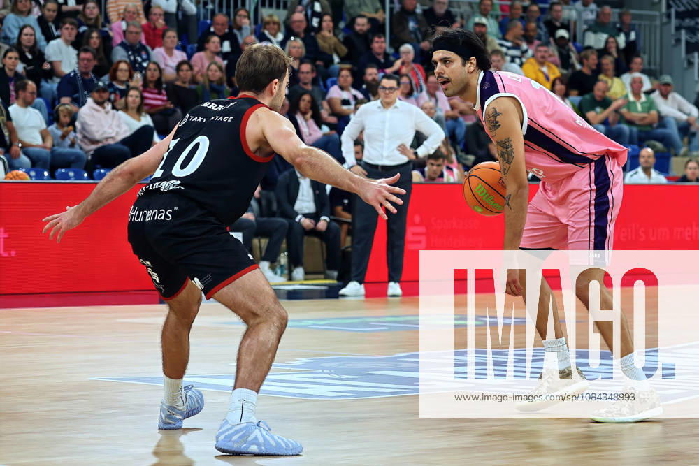 V. li. im Zweikampf, Sebastian Brach (SBB Baskets Wolmirstedt, 10),Erol Ersek (MLP Academics Heidelberg, 11) GER BBL MLP Academics Heidelberg - SBB Baskets Wolmirstedt Basketball Barmer 2.Basketball Bundesliga ProA 4.Spieltag Saison 2026 2027 10.10.2026 GER MLP Academics Heidelberg - SBB Baskets Wolmirstedt, Basketball Barmer 2.Basketball Bundesliga ProA 4.Spieltag Saison 2026 2027 10.10.2026 Heidelberg