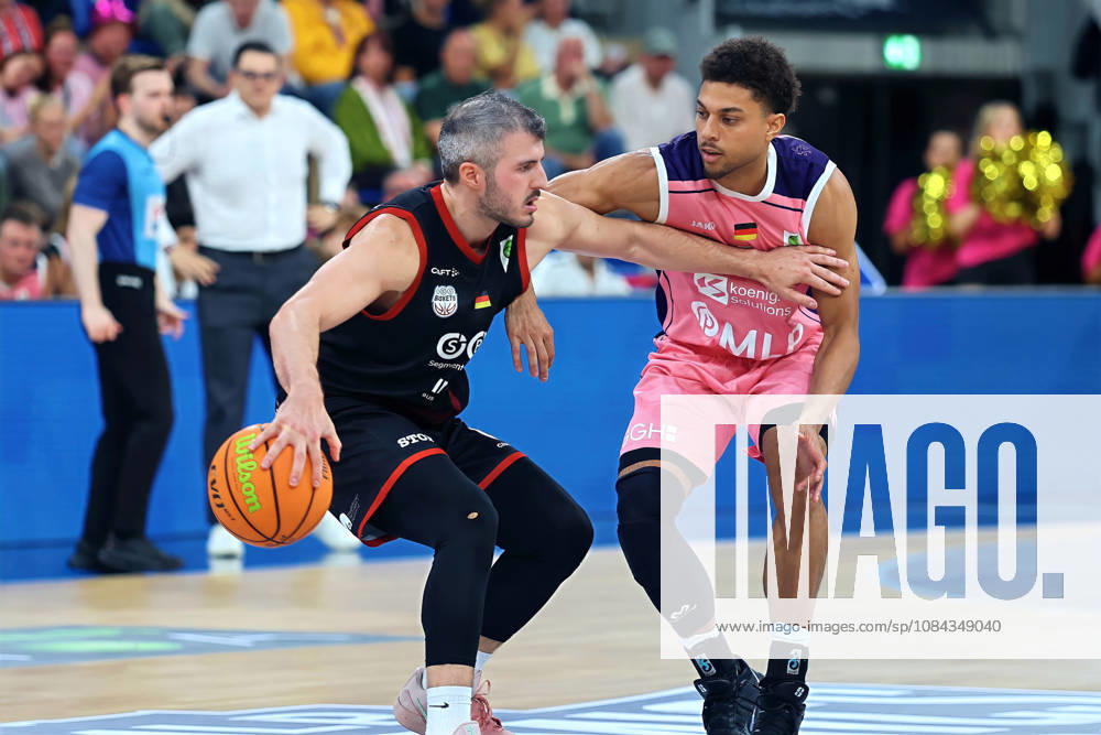 V.li.Martin Bogdanov (SBB Baskets Wolmirstedt, 6),Kevin McClain (MLP Academics Heidelberg, 03) GER BBL MLP Academics Heidelberg - SBB Baskets Wolmirstedt Basketball Barmer 2.Basketball Bundesliga ProA 4.Spieltag Saison 2026 2027 10.10.2026 GER MLP Academics Heidelberg - SBB Baskets Wolmirstedt, Basketball Barmer 2.Basketball Bundesliga ProA 4.Spieltag Saison 2026 2027 10.10.2026 Heidelberg