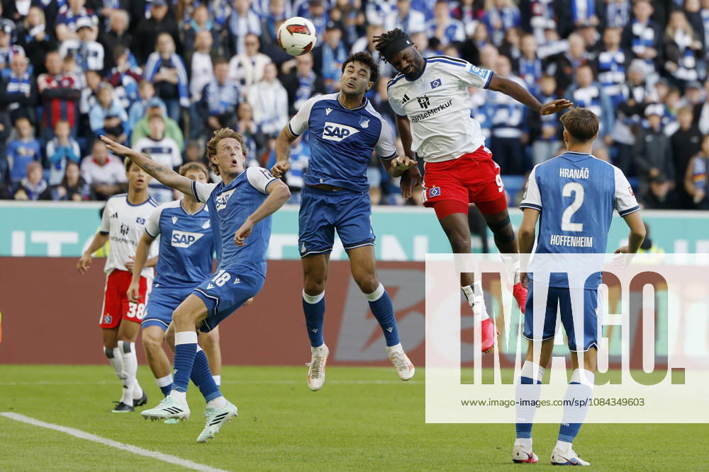 Terem Moffi (HSV) r. setzt sich im Kopfball gegen Ozan Kabak (TSG Hoffenheim) durch und Goal scored, erzielt das Tor zum 2:2, celebrate the goal im Bundesliga-Spiel zwischen der TSG 1899 Hoffenheim und dem Hamburger SV in der PreZero Arena, Sinsheim, Deutschland, am 10. Oktober 2026. in action during the Bundesliga match between TSG 1899 Hoffenheim and Hamburger SV at the PreZero Arena, Sinsheim, Germany, on October 10, 2026. DFB DFL REGULATIONS PROHIBIT ANY USE OF PHOTOGRAPHS AS IMAGE SEQUENCES AND OR QUASI-VIDEO,