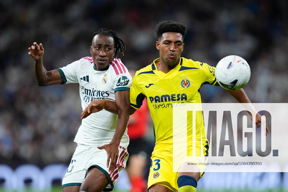 Alex Freeman of Villarreal CF and Yan Diomande of Real Madrid compete for the ball during the Spanish League, LaLiga EA Sports, football match between Real Madrid and Villarreal CF at Bernabeu stadium on October 10, 2026, in Madrid, Spain. Madrid Spain - ZUMAa181 20261010_zaa_a181_195