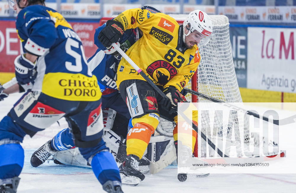 Quinto, Gottardo Arena, NL: HC Ambri-Piotta v SC Bern: 83 Marco Muller (Bern) in action Quinto Gottardo Arena Ticino Switzerland