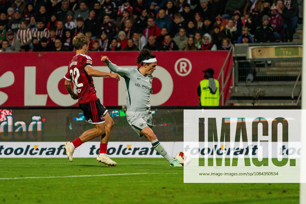 Tim Janisch (1. FC Nuernberg, 32) und Fabian Reese (VfL Wolfsburg, 11), GER, 1. FC Nuernberg vs. VfL Wolfsburg, Fussball, 2. Bundesliga, 7. Spieltag, Saison 2026 2027, 10.10.2026, DFL REGULATIONS PROHIBIT ANY USE OF PHOTOGRAPHS AS IMAGE SEQUENCES AND OR QUASI-VIDEO, GER, 1. FC Nuernberg vs. VfL Wolfsburg, Fussball, 2. Bundesliga, 7. Spieltag, Saison 2026 2027, 10.10.2026 Nuernberg