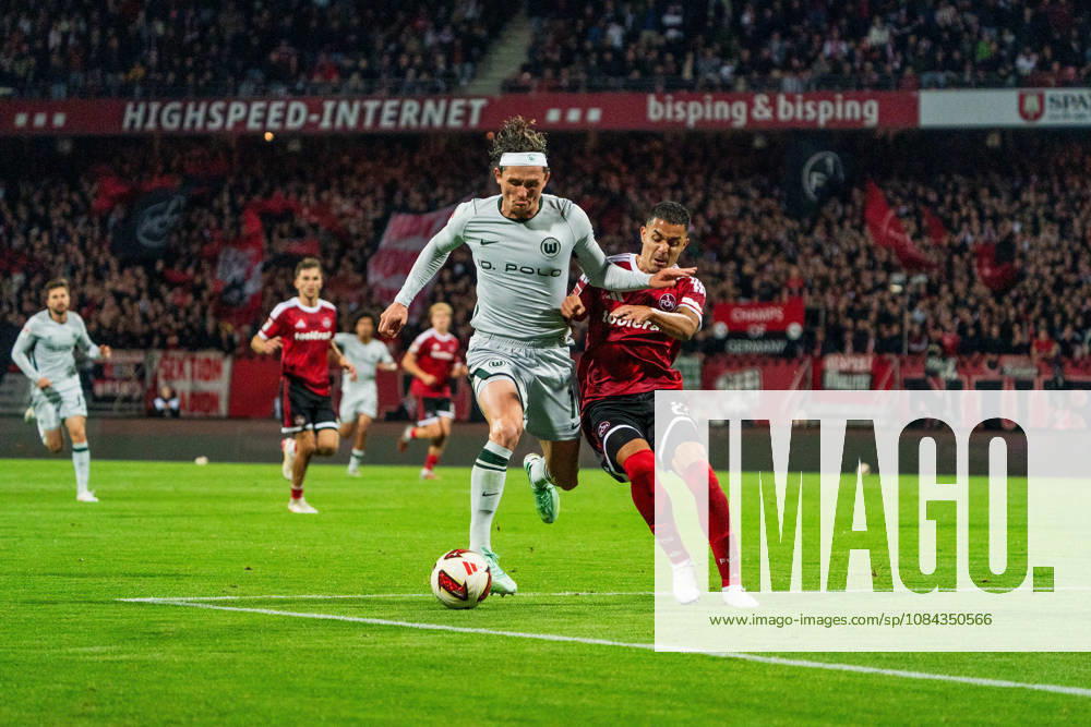 Fabian Reese (VfL Wolfsburg, 11) und Ioannis Masouras (1. FC Nuernberg, 21), GER, 1. FC Nuernberg vs. VfL Wolfsburg, Fussball, 2. Bundesliga, 7. Spieltag, Saison 2026 2027, 10.10.2026, DFL REGULATIONS PROHIBIT ANY USE OF PHOTOGRAPHS AS IMAGE SEQUENCES AND OR QUASI-VIDEO, GER, 1. FC Nuernberg vs. VfL Wolfsburg, Fussball, 2. Bundesliga, 7. Spieltag, Saison 2026 2027, 10.10.2026 Nuernberg