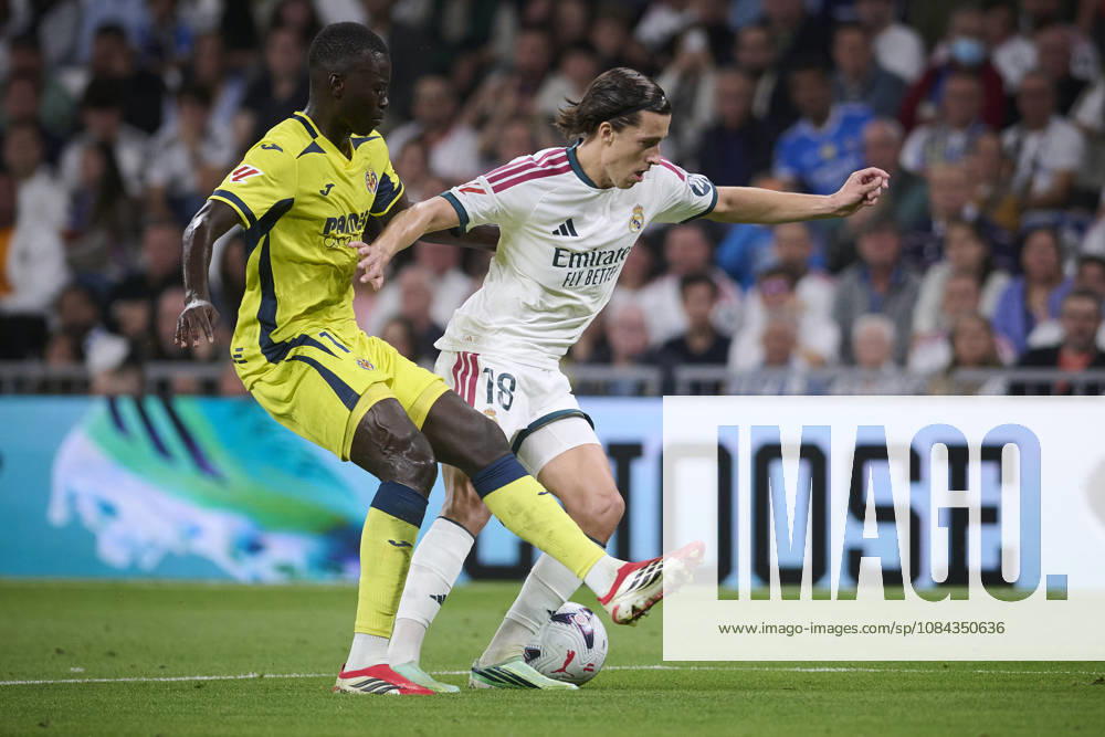 Real Madrid CFs Alvaro Carreras (r) and Villarreal CFs Pape Gueye during La Liga match. October 10 ,2026. (20261010038)