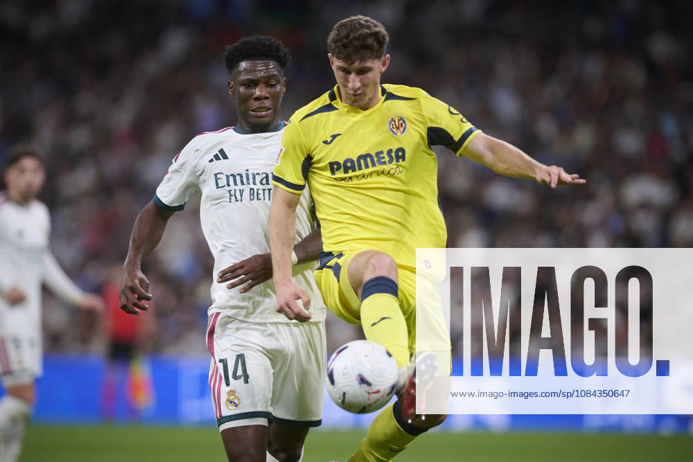 Real Madrid CFs Aurelien Tchouameni (l) and Villarreal CFs Pau Navarro during La Liga match. October 10 ,2026. (20261010045)