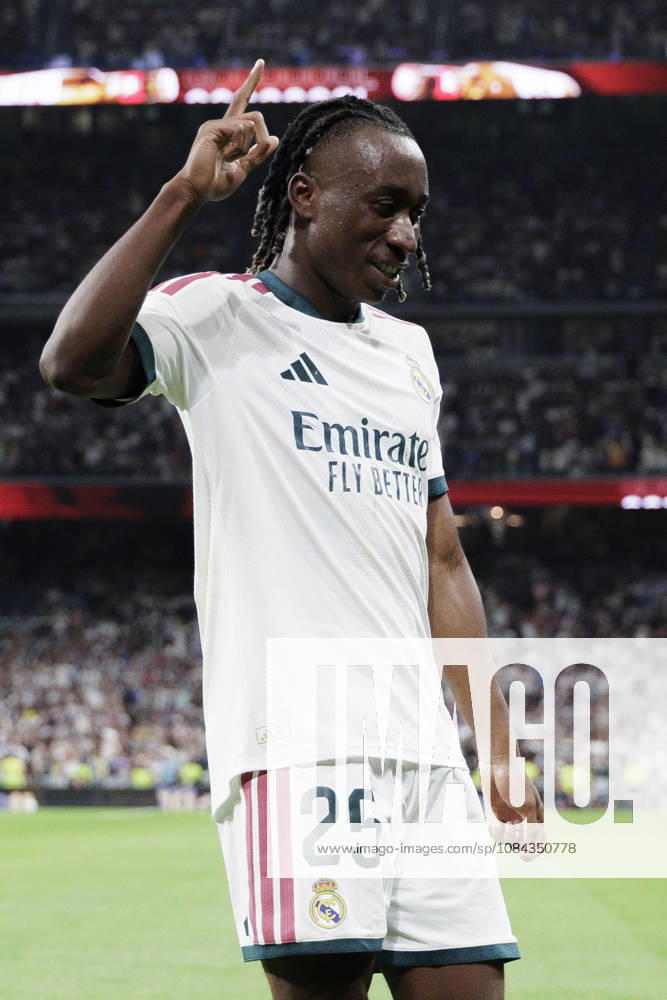 LA LIGA EA Sports - Real Madrid vs Villarreal MADRID, SPAIN - October 10:Yan Diomande of Real Madrid celebrates a goal during the La Liga 2026 27 match between Real Madrid and Villarreal at Santiago Bernabeu Stadium. (Photo by Guille Martinez f22photo) Madrid Santiago Bernabeu Stadium Spain