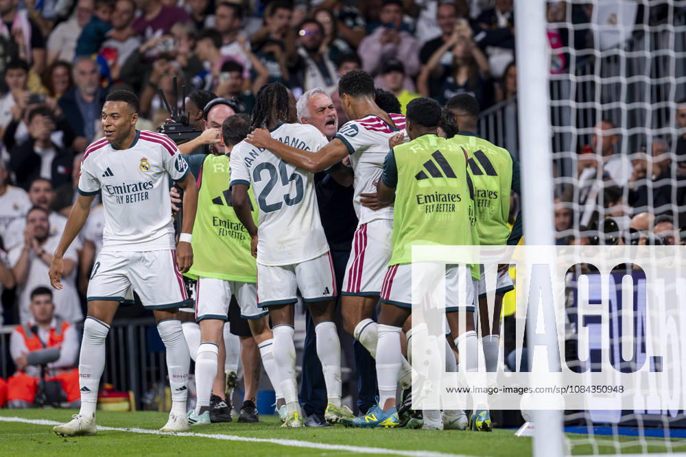 Real Madrid CF v Villarreal CF - LaLiga EA Sports 2026 27 Jose Mourinho, head coach of Real Madrid CF, celebrates a goal with his players (from L to R) Kylian Mbappe, Yan Diomande, Jude Bellingham during the LaLiga EA Sports football match between Real Madrid CF and Villarreal CF at Estadio Bernabeu on October 10, 2026 in Madrid, Spain. Madrid Estadio Bernabeu Madrid Spain