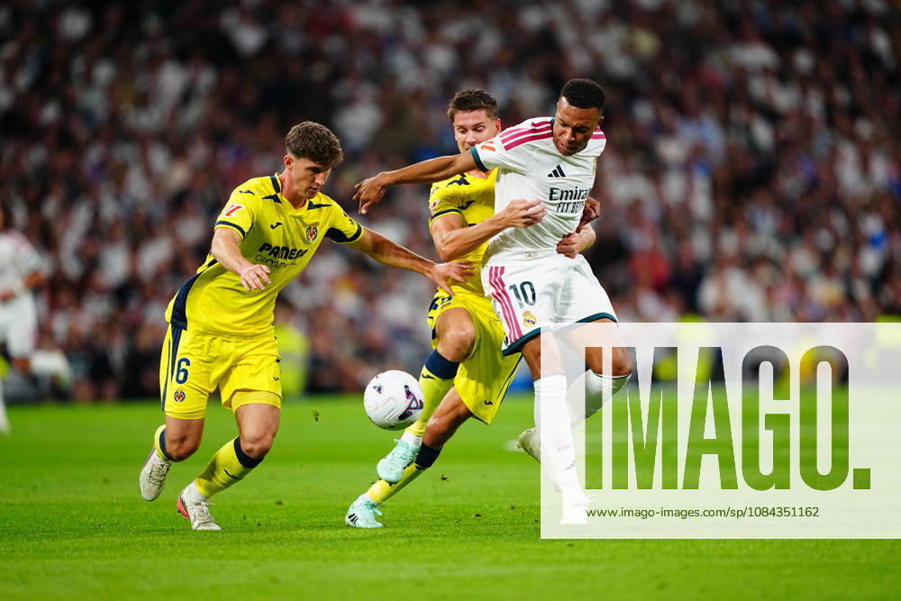 Real Madrid v Villarreal - LaLiga EA Sports 2026 27 MD8 MADRID, SPAIN - OCTOBER 10: Kylian Mbappe of Real Madrid suffers foul by Javi Guerra of Valencia during the LaLiga EA Sports match between Real Madrid CF and Villarreal CF at Santiago Bernabeu on October 10, 2026 in Madrid, Spain. Madrid Santiago Bernabeu Madrid Spain