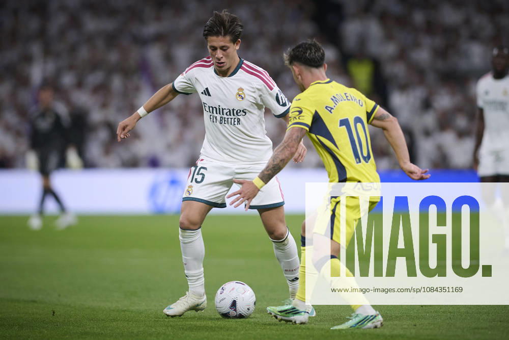 REAL MADRID CF v VILLARREAL CF. LA LIGA 2026 2027. ROUND 8. Real Madrid CFs Arda Guler (l) and Villarreal CFs Alberto Moleiro during La Liga match. October 10 ,2026. (ALTERPHOTOS Ropero) MadridSpain