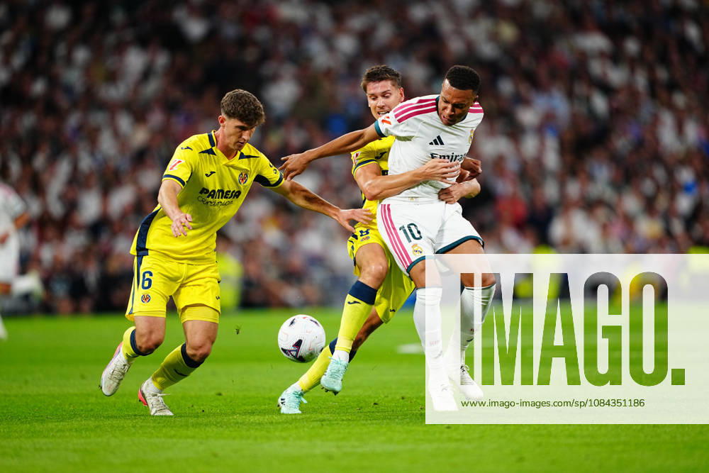 Real Madrid v Villarreal - LaLiga EA Sports 2026 27 MD8 MADRID, SPAIN - OCTOBER 10: Kylian Mbappe of Real Madrid suffers foul by Javi Guerra of Valencia during the LaLiga EA Sports match between Real Madrid CF and Villarreal CF at Santiago Bernabeu on October 10, 2026 in Madrid, Spain. Madrid Santiago Bernabeu Madrid Spain