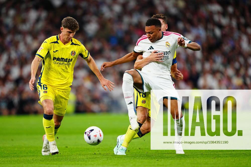 Real Madrid v Villarreal - LaLiga EA Sports 2026 27 MD8 MADRID, SPAIN - OCTOBER 10: Kylian Mbappe of Real Madrid suffers foul by Javi Guerra of Valencia during the LaLiga EA Sports match between Real Madrid CF and Villarreal CF at Santiago Bernabeu on October 10, 2026 in Madrid, Spain. Madrid Santiago Bernabeu Madrid Spain