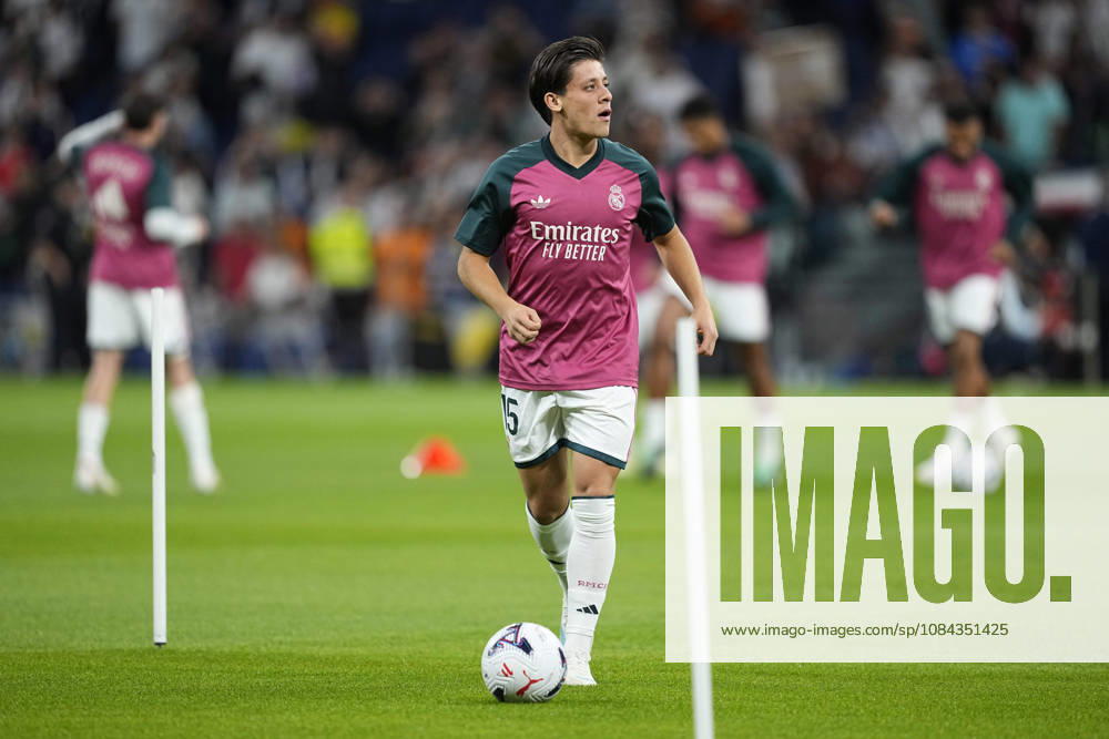 Arda Guler of Real Madrid CF warms up during the Spanish League, LaLiga EA Sports, football match between Real Madrid and Villarreal CF at Bernabeu stadium on October 10, 2026, in Madrid, Spain. Real Madrid V Villarreal CF - LaLiga EA Sports - ZUMAa181 20261010_zaa_a181_223