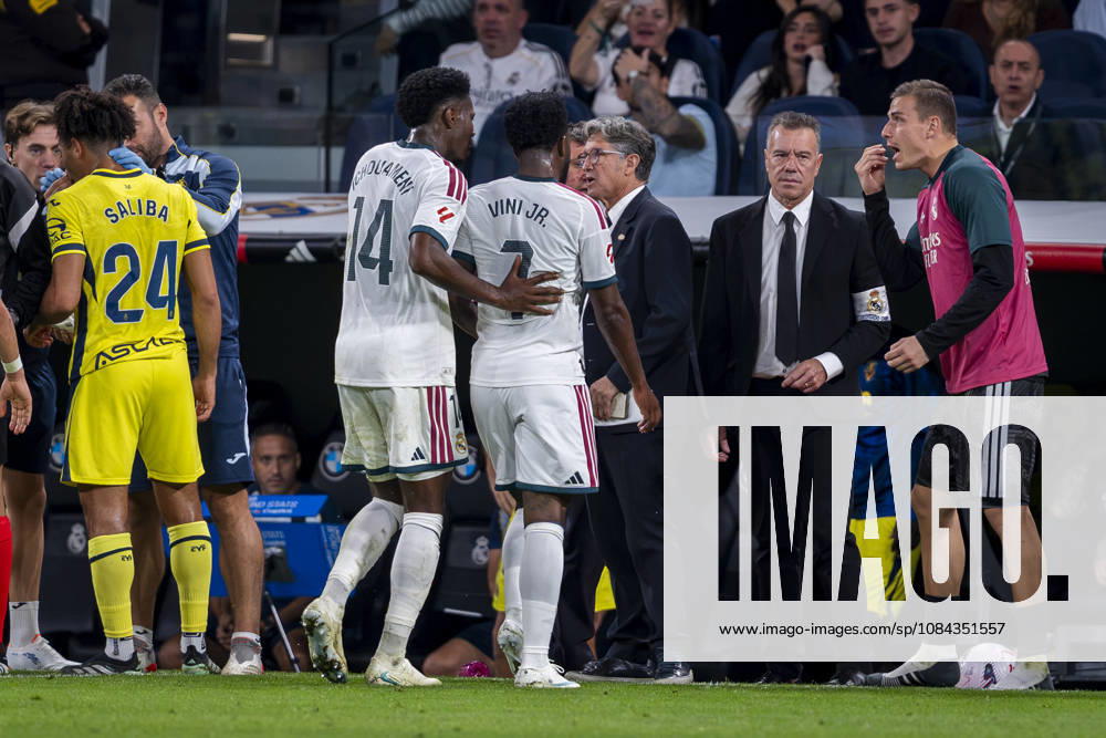 Real Madrid CF v Villarreal CF - LaLiga EA Sports 2026 27 Vinicius Junior of Real Madrid CF (C) is escorted off the pitch by his teammates after being sent off during the LaLiga EA Sports football match between Real Madrid CF and Villarreal CF at Estadio Bernabeu on October 10, 2026 in Madrid, Spain. Madrid Estadio Bernabeu Madrid Spain