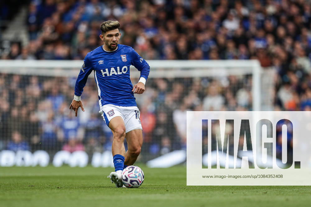 10th October 2026; Portman Road, Ipswich, Suffolk, England; Premier League Football, Ipswich Town versus Fulham; Julio Enciso of Ipswich Town controls the ball AndyxSkinner