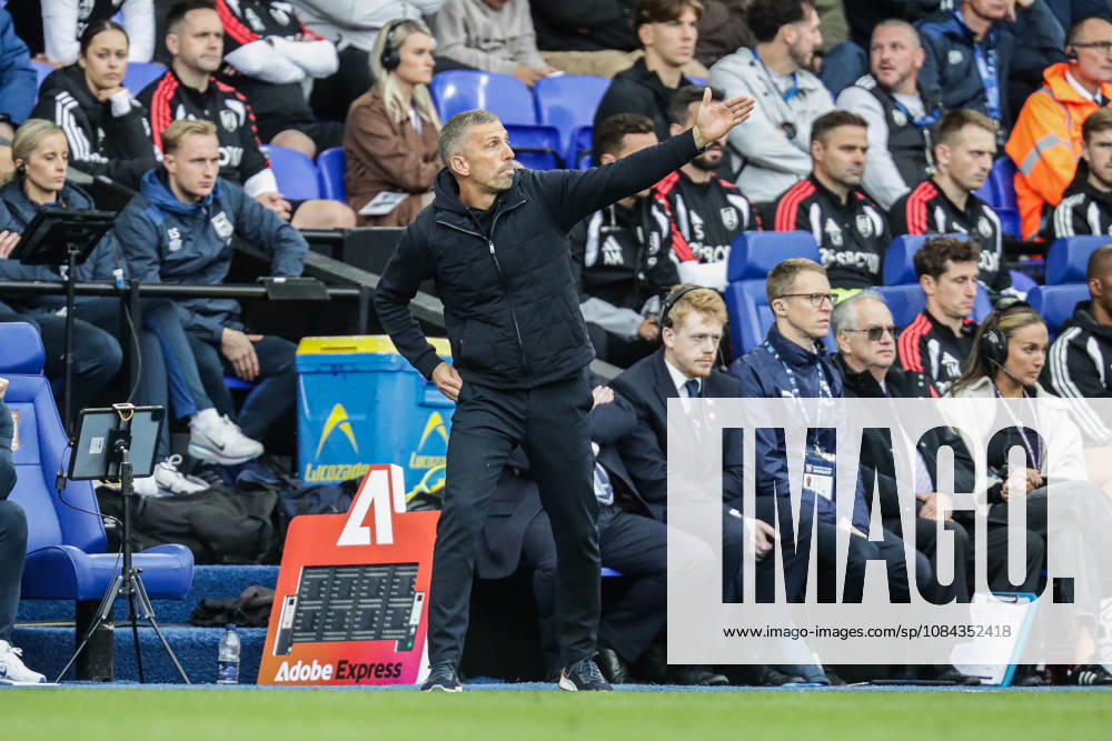 10th October 2026; Portman Road, Ipswich, Suffolk, England; Premier League Football, Ipswich Town versus Fulham; Ipswich Town manager Gary O Neil gives instructions AndyxSkinner