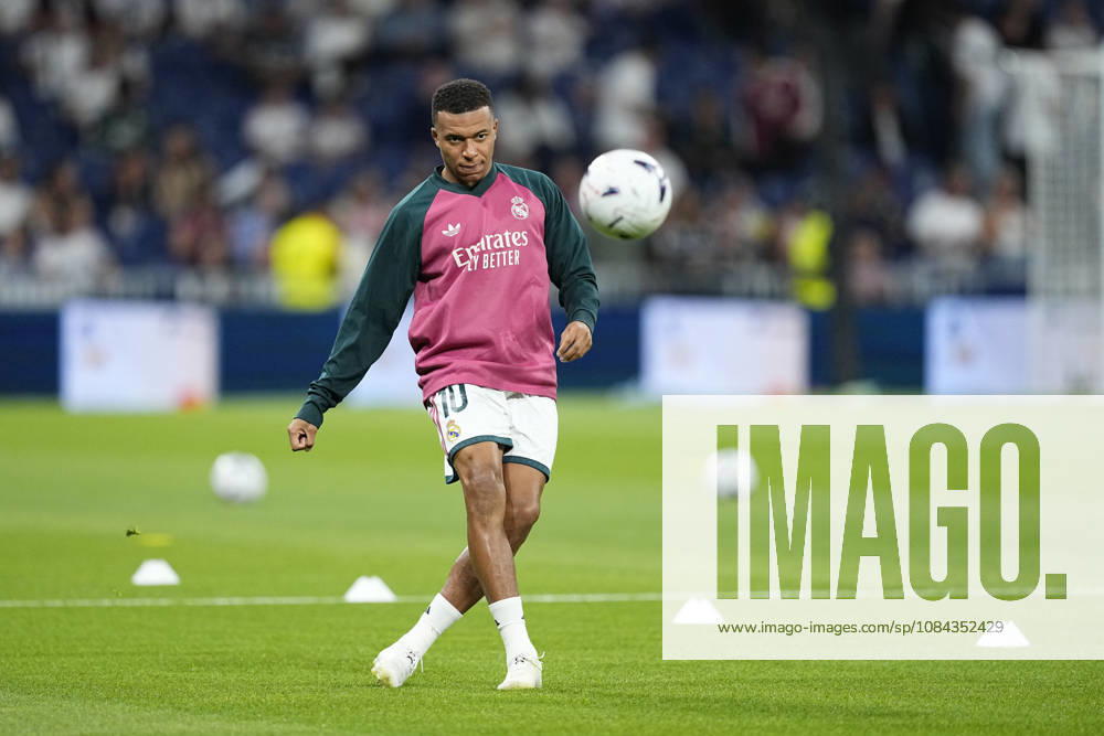 Kylian Mbappe of Real Madrid CF warms up during the Spanish League, LaLiga EA Sports, football match between Real Madrid and Villarreal CF at Bernabeu stadium on October 10, 2026, in Madrid, Spain. Real Madrid V Villarreal CF - LaLiga EA Sports - ZUMAa181 20261010_zaa_a181_233