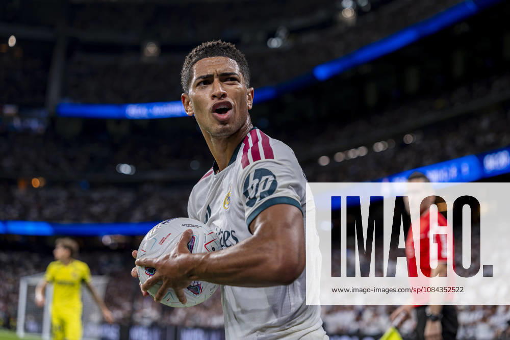 Real Madrid CF v Villarreal CF - LaLiga EA Sports 2026 27 Jude Bellingham of Real Madrid CF reacts looking the crowd during the LaLiga EA Sports football match between Real Madrid CF and Villarreal CF at Estadio Bernabeu on October 10, 2026 in Madrid, Spain. Madrid Estadio Bernabeu Madrid Spain