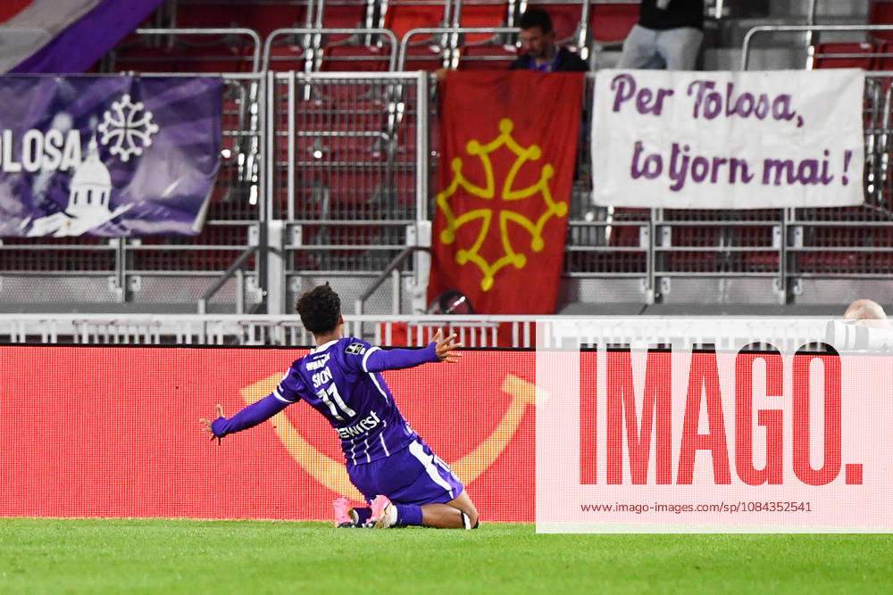 AS Monaco v Toulouse FC - Ligue 1 McDonald s 2026 2027 Sion OPPONG of Toulouse FC celebrate after scores during Ligue 1 McDonald s match between Monaco and Toulouse at Stade Louis II on October 10, 2026 in Monaco, Monaco. Monaco Monaco