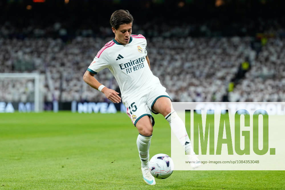 Arda Guler of Real Madrid CF controls the ball during the Spanish League, LaLiga EA Sports, football match between Real Madrid and Villarreal CF at Bernabeu stadium on October 10, 2026, in Madrid, Spain. Real Madrid V Villarreal CF - LaLiga EA Sports - ZUMAa181 20261010_zaa_a181_253