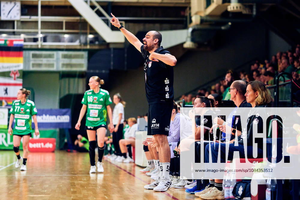 Manel Cirac (SG Nuertingen-Zizishausen, Trainer), GER, 2. Handball - Bundesliga Frauen, Fuechse Berlin vs. SG Nuertingen-Zizishausen, Saison 2026 27, 5. Spieltag, 10.10.2026 GER, 2. Handball - Bundesliga Frauen, Fuechse Berlin vs. SG Nuertingen-Zizishausen, Saison 2026 27, 5. Spieltag, 10.10.2026 Berlin