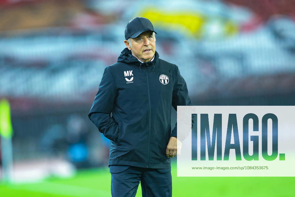 FC Zürich gegen FC Thun Brack Super League 10. Oktober 2026 Marcel Koller (Cheftrainer, FC Zürich) beim Schlusspfiff des Fussballspiels der Brack Super League, FC Zürich gegen FC Thun, 10. Oktober 2026, Stadion Letzigrund, Zürich, Schweiz. Zürich Stadion Letzigrund Zürich Schweiz