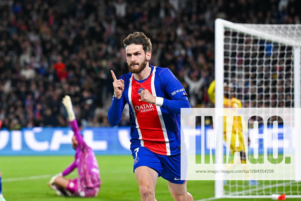 Paris Saint-Germain v Le Mans FC - Ligue 1 McDonald s 2026 2027 Khvicha KVARATSKHELIA of Paris Saint-Germain celebrate after scores during Ligue 1 McDonald s match between Paris and Le Mans at Parc des Princes on October 10, 2026 in Paris, France. Paris France