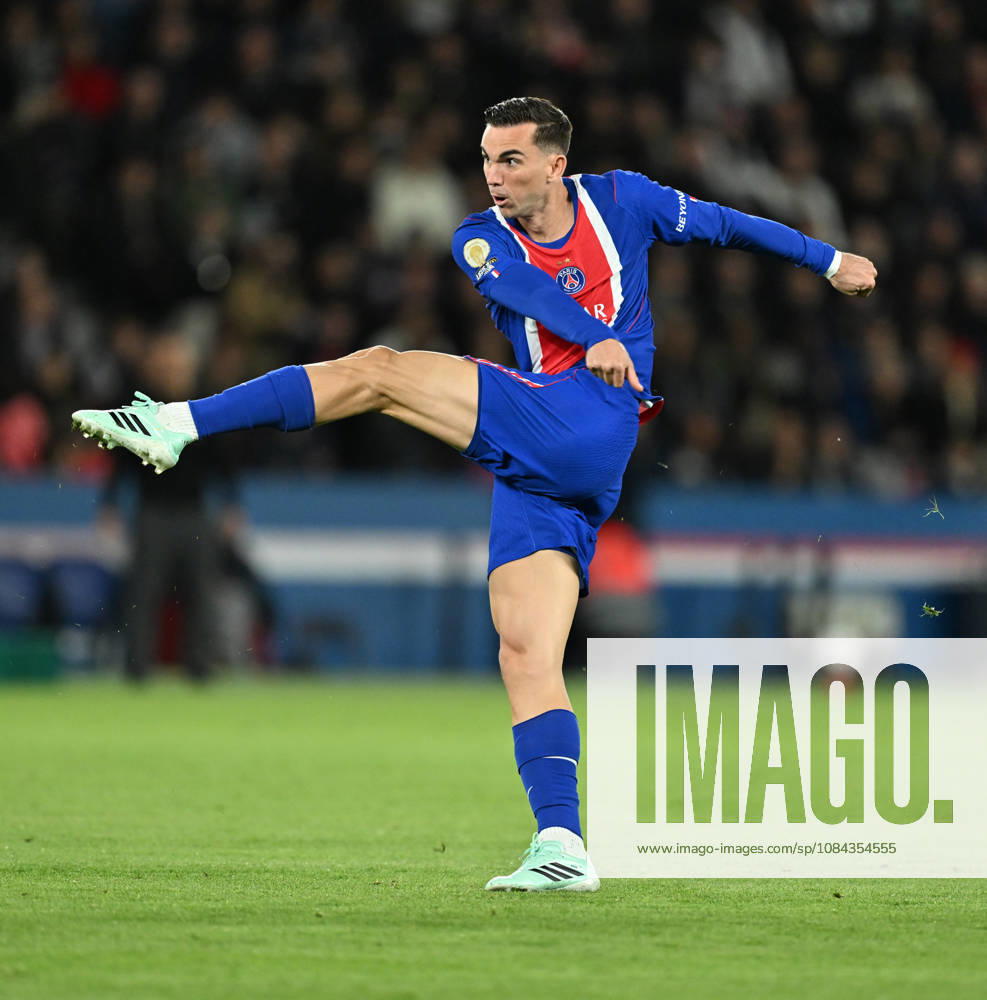 PSG v Le Mans FC - French Ligue 1 PARIS, FRANCE - OCTOBER 10: Fabian Ruiz of Paris Saint - Germain in action during the French Ligue 1 (L1) soccer match between Paris Saint-Germain (PSG) and Le Mans FC at Parc des Princes stadium in Paris, France on October 10, 2026. Mustafa Yalcin Anadolu Paris France. Editorial use only. Please get in touch for any other usage.